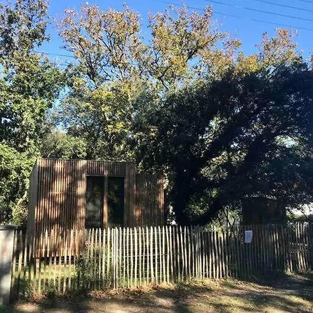 Ma Sous Les Arbres דירה