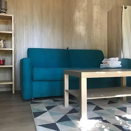 Ma Sous Les Arbres דירה