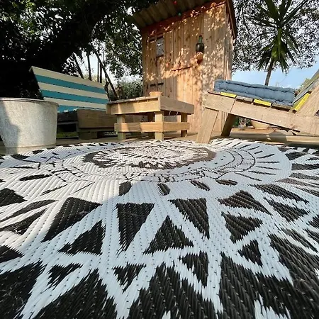 Ma Sous Les Arbres דירה